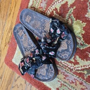 Muk Luks floral black velvet slides